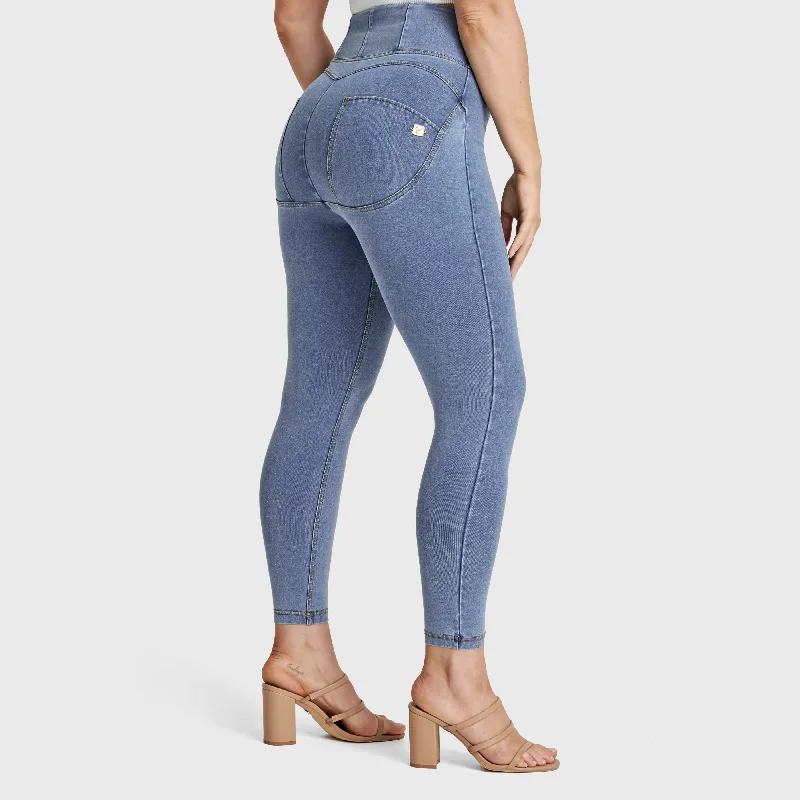 WR.UP® Curvy Denim - Zip High Waisted - 7/8 Length - Light Blue + Yellow Stitching