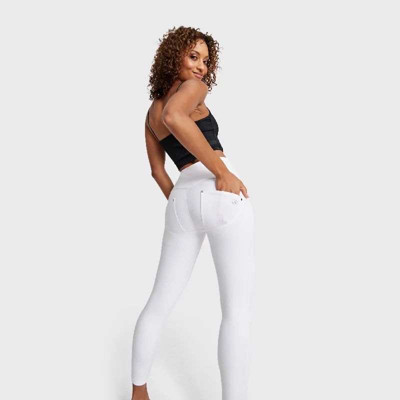 WR.UP® Snug Distressed Jeans - High Waisted - 7/8 Length - White